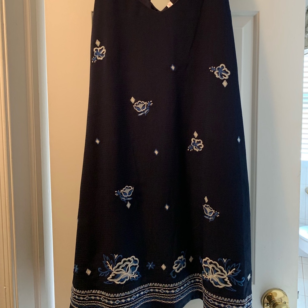 Dress - Picture 2 of 4